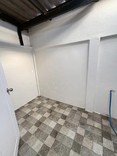 For Rent - ให้เช่าทาวน์เฮ้าส์ ซอยกำนันแม้น 13 ใกล้ BigC กัลปพฤกษ์, Bangkok