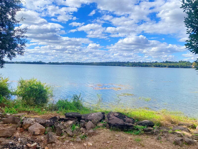 ขาย - บ้านริมน้ำ เขื่อนสิรินธร อำเภอสิรินธร จังหวัดอุบลราชธานี ใกล้ถนนสถิตย์นิมานกาล, อุบลราชธานี