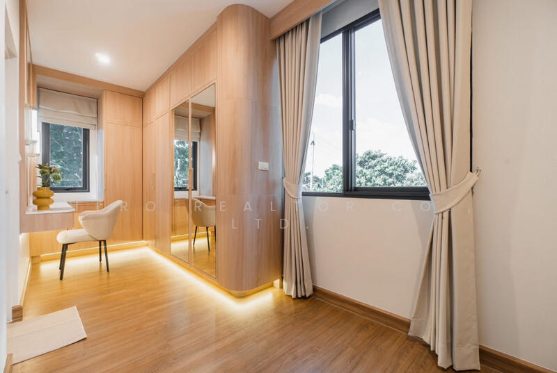 For Sale or Rent Bangkok Twin House Baan Klang Muang The Edition Prawet BRE26292, Bangkok, Prawet, Prawet, Bangkok, 4 Bedrooms, 240 sqm, Single Detached House For Sale, by Hero Realtor Co., Ltd., 500072134 - DDproperty.com