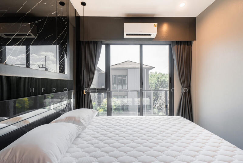 For Sale or Rent Bangkok Twin House Baan Klang Muang The Edition Prawet BRE26292, Bangkok, Prawet, Prawet, Bangkok, 4 Bedrooms, 240 sqm, Single Detached House For Sale, by Hero Realtor Co., Ltd., 500072134 - DDproperty.com