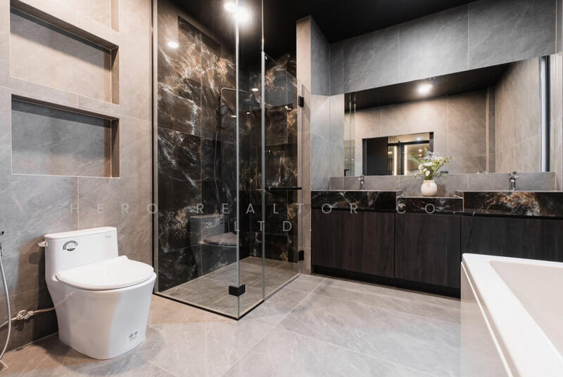 For Sale or Rent Bangkok Twin House Baan Klang Muang The Edition Prawet BRE26292, Bangkok, Prawet, Prawet, Bangkok, 4 Bedrooms, 240 sqm, Single Detached House For Sale, by Hero Realtor Co., Ltd., 500072134 - DDproperty.com