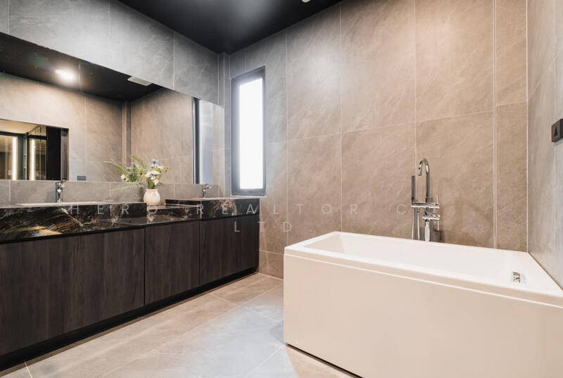 For Sale or Rent Bangkok Twin House Baan Klang Muang The Edition Prawet BRE26292, Bangkok, Prawet, Prawet, Bangkok, 4 Bedrooms, 240 sqm, Single Detached House For Sale, by Hero Realtor Co., Ltd., 500072134 - DDproperty.com