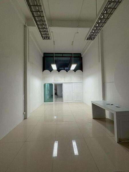 ขาย - ขายโฮมออฟฟิศ 4 ห้องนอน ในทำเล คลองเตย, กรุงเทพ