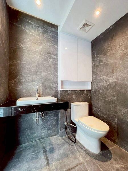 For Sale - 3-Story Pool Villa for Sale in Chiang Mai City., Chiang Mai