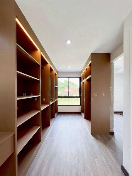 For Sale - 3-Story Pool Villa for Sale in Chiang Mai City., Chiang Mai