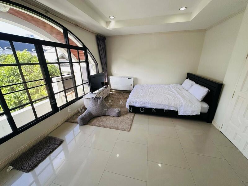 ให้เช่า - ให้เช่า ทาวน์โฮม 4 ห้องนอน ทำเล สุขุมวิท 31 ใกล้ Emporium และ Terminal 21 อโศก, กรุงเทพ