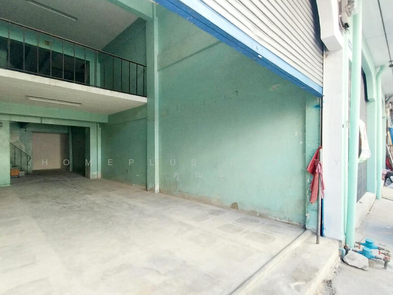 For Rent - เช่าอาคารพาณิชย์ 4 ชั้นครึ่ง 1 คูหาซอยประชาอุทิศ18, Bangkok