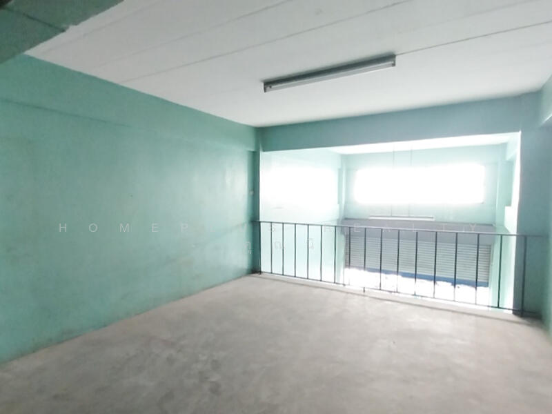 For Rent - เช่าอาคารพาณิชย์ 4 ชั้นครึ่ง 1 คูหาซอยประชาอุทิศ18, Bangkok