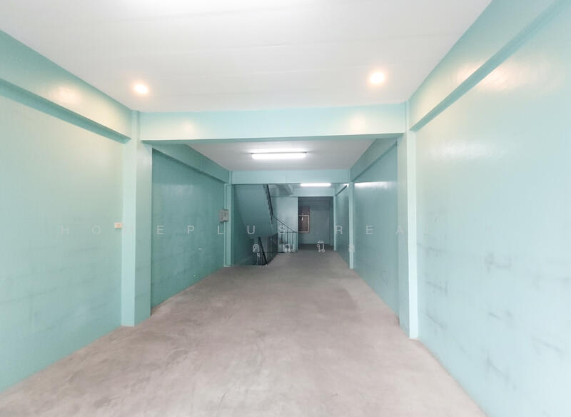 For Rent - เช่าอาคารพาณิชย์ 4 ชั้นครึ่ง 1 คูหาซอยประชาอุทิศ18, Bangkok