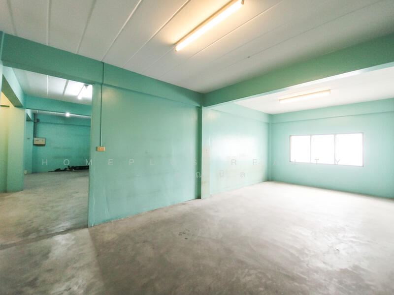 For Rent - เช่าอาคารพาณิชย์ 4 ชั้นครึ่ง 1 คูหาซอยประชาอุทิศ18, Bangkok