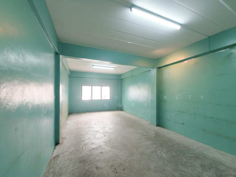 For Rent - เช่าอาคารพาณิชย์ 4 ชั้นครึ่ง 1 คูหาซอยประชาอุทิศ18, Bangkok