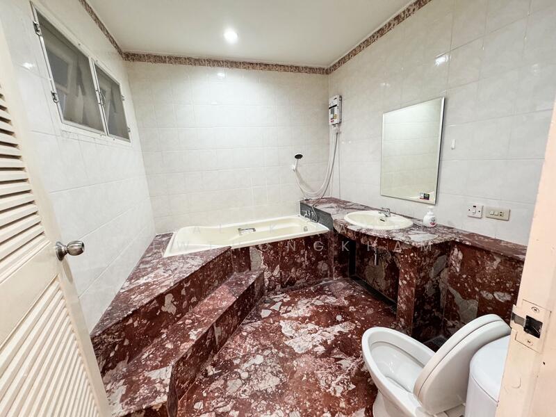 ให้เช่า - บ้านให้เช่าในซอยลาดพร้าว-วังหิน ซอย 18, กรุงเทพ