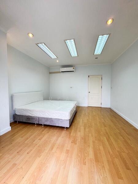 ให้เช่า - บ้านให้เช่าในซอยลาดพร้าว-วังหิน ซอย 18, กรุงเทพ