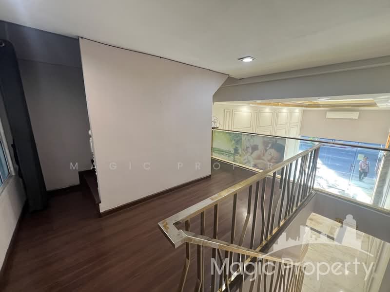 Commercial Building Near BTS Ekkamai, Bangkok, Khlong Tan Nua, Watthana, Bangkok, , 280 sqm, Shophouse For Rent, by Magic Property, 500072800 - DDproperty.com