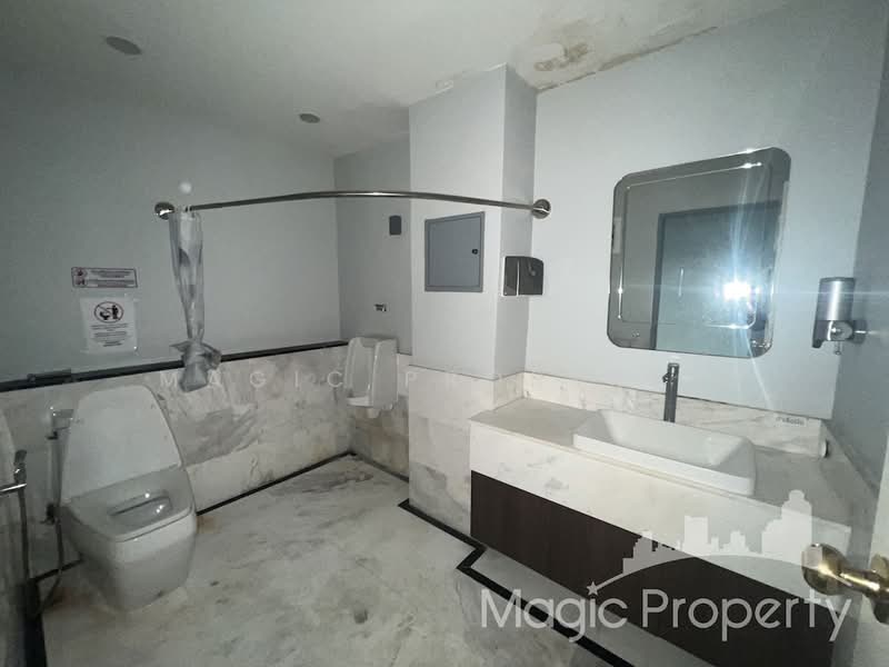 Commercial Building Near BTS Ekkamai, Bangkok, Khlong Tan Nua, Watthana, Bangkok, , 280 sqm, Shophouse For Rent, by Magic Property, 500072800 - DDproperty.com