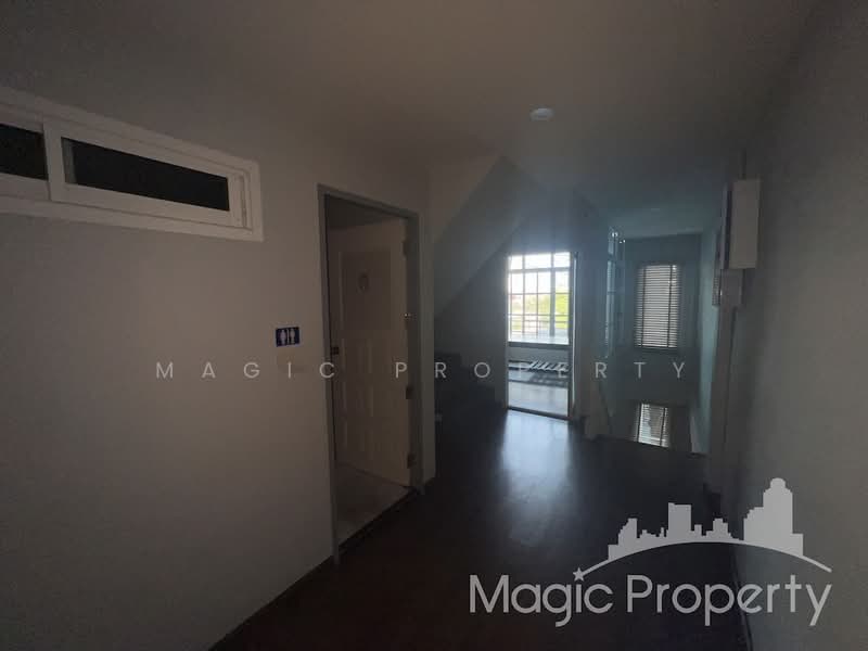 Commercial Building Near BTS Ekkamai, Bangkok, Khlong Tan Nua, Watthana, Bangkok, , 280 sqm, Shophouse For Rent, by Magic Property, 500072800 - DDproperty.com