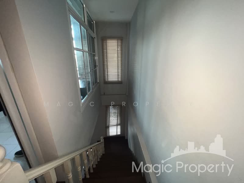Commercial Building Near BTS Ekkamai, Bangkok, Khlong Tan Nua, Watthana, Bangkok, , 280 sqm, Shophouse For Rent, by Magic Property, 500072800 - DDproperty.com
