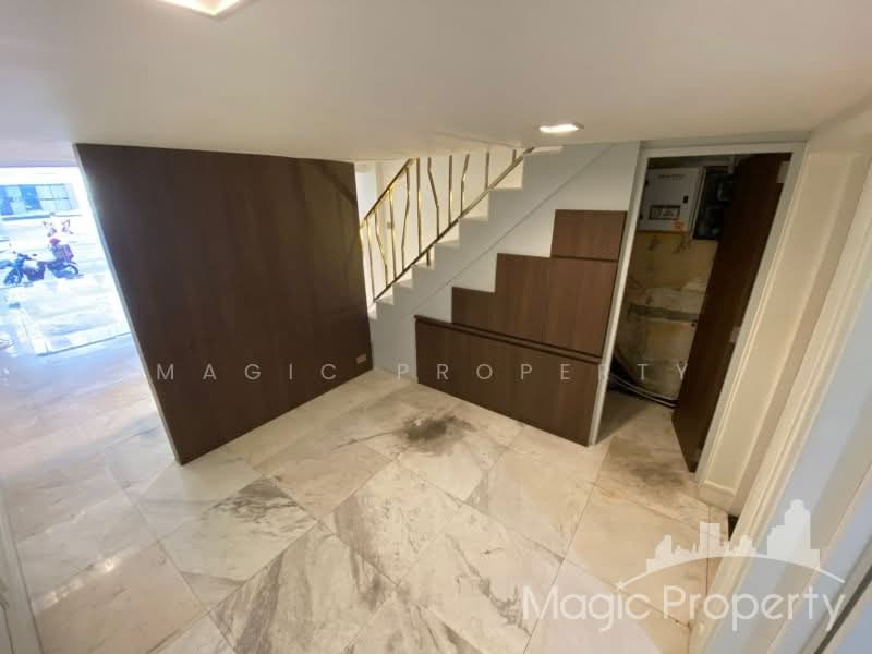 Commercial Building Near BTS Ekkamai, Bangkok, Khlong Tan Nua, Watthana, Bangkok, , 280 sqm, Shophouse For Rent, by Magic Property, 500072800 - DDproperty.com