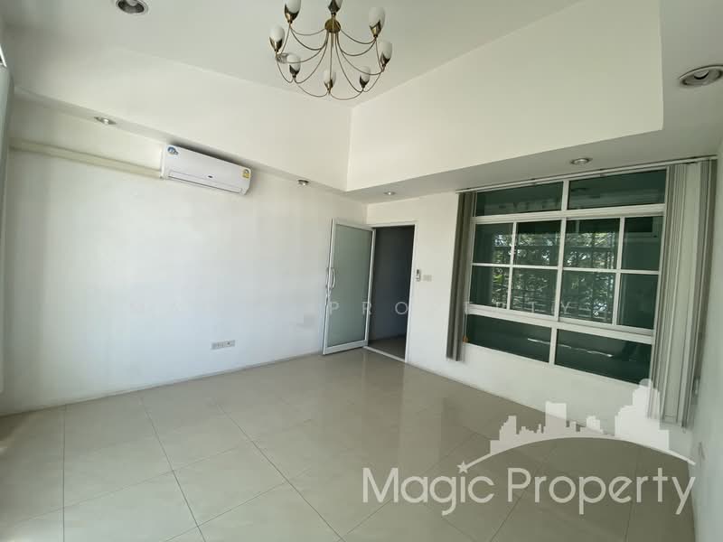 Commercial Building Near BTS Ekkamai, Bangkok, Khlong Tan Nua, Watthana, Bangkok, , 280 sqm, Shophouse For Rent, by Magic Property, 500072800 - DDproperty.com