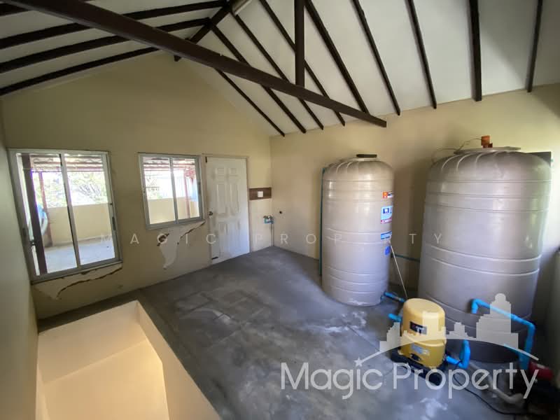 Commercial Building Near BTS Ekkamai, Bangkok, Khlong Tan Nua, Watthana, Bangkok, , 280 sqm, Shophouse For Rent, by Magic Property, 500072800 - DDproperty.com