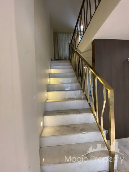 Commercial Building Near BTS Ekkamai, Bangkok, Khlong Tan Nua, Watthana, Bangkok, , 280 sqm, Shophouse For Rent, by Magic Property, 500072800 - DDproperty.com