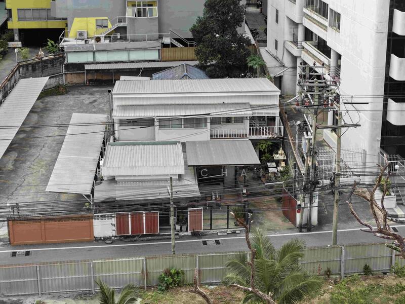 For Sale - House with Restaurant for Sale – Ekkamai, Sukhumvit 42, Bangkok