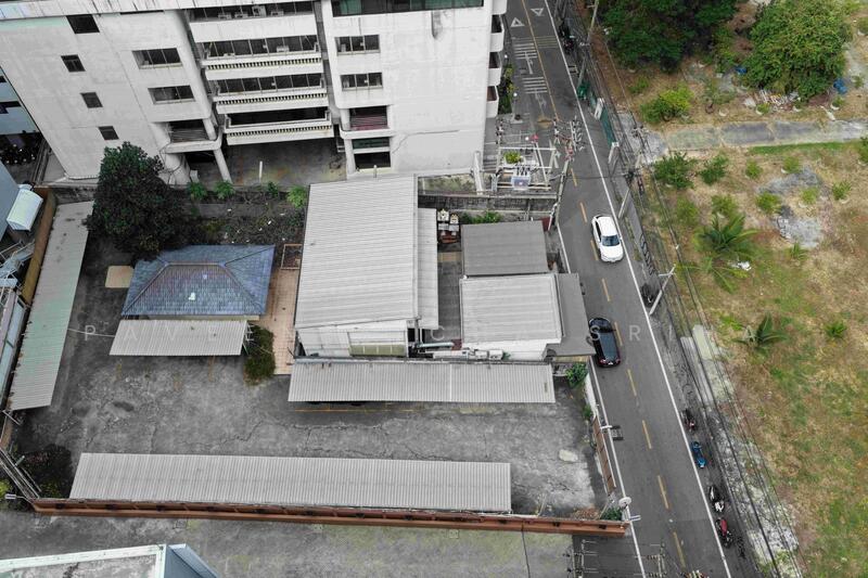 For Sale - House with Restaurant for Sale – Ekkamai, Sukhumvit 42, Bangkok