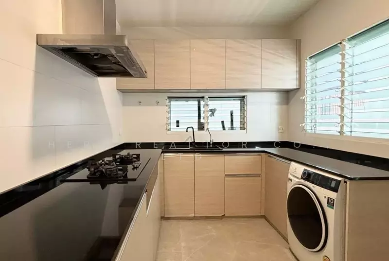 For Sale or Rent Bangkok House Mantana Bangna-Wongwaen Near Mega Bangna Prawet BRE26363, Bangkok, Prawet, Prawet, Bangkok, 4 Bedrooms, 257 sqm, Single Detached House For Sale, by Hero Realtor Co., Ltd., 500073269 - DDproperty.com