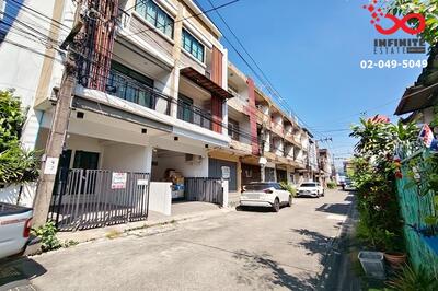ขาย - ขายทาวน์เฮ้าส์ 3ชั้น 22ตรว. นวมินทร์ 91 บ้านรีโนเวท พร้อมอยู่, กรุงเทพ