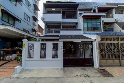 ขาย - บ้านทาวน์โฮม 3 ชั้นบน “ทำเลที่หาไม่ได้แล้ว” กลางสาทร-เย็นอากาศ-พระราม 4 ซอยศรีบำเพ็ญ, กรุงเทพ