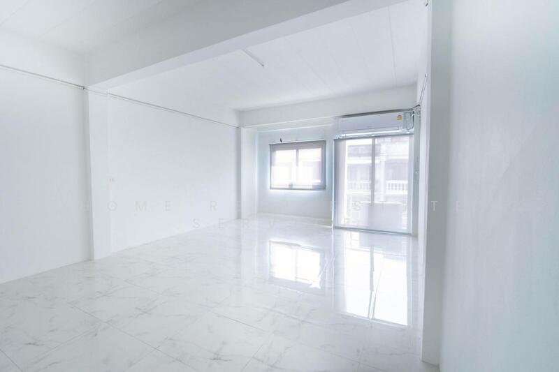 For Sale - Commercial Building Bangyai Market, Nonthaburi