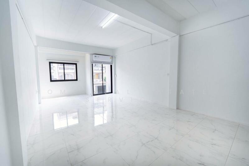 For Sale - Commercial Building Bangyai Market, Nonthaburi