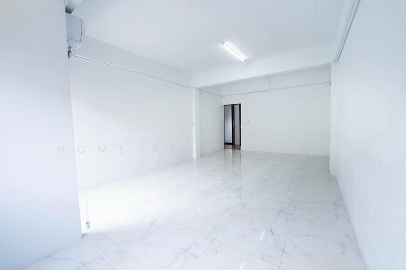 For Sale - Commercial Building Bangyai Market, Nonthaburi