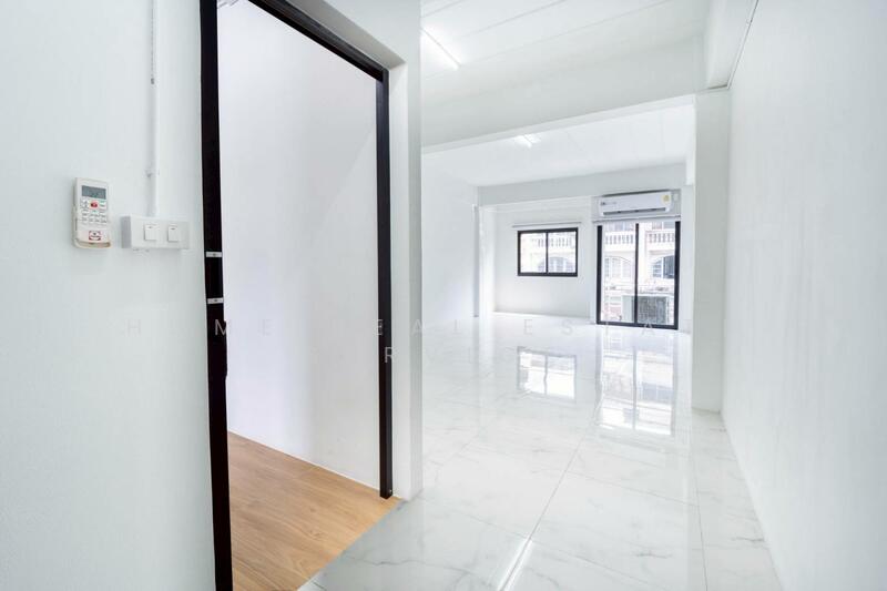 For Sale - Commercial Building Bangyai Market, Nonthaburi