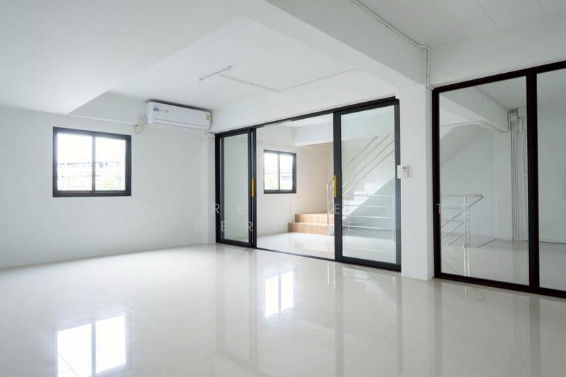 For Sale - Commercial Building Bangyai Market, Nonthaburi