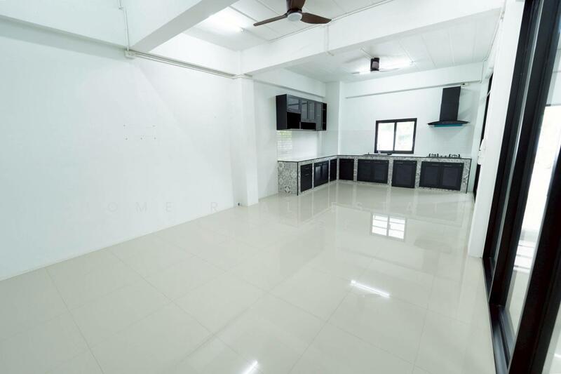 For Sale - Commercial Building Bangyai Market, Nonthaburi