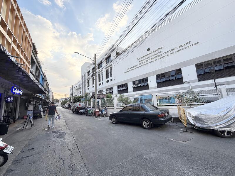 ขาย - ตึกแถว 2 คู่หา ใกล้ วัดบวร ถนนข้าวสาร เหมาะทำ Hostel, กรุงเทพ