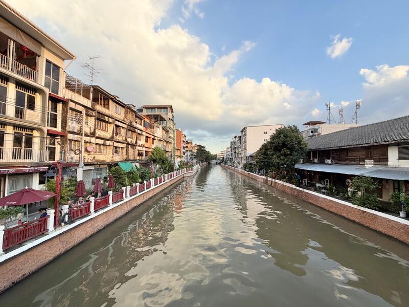 ขาย - ตึกแถว 2 คู่หา ใกล้ วัดบวร ถนนข้าวสาร เหมาะทำ Hostel, กรุงเทพ