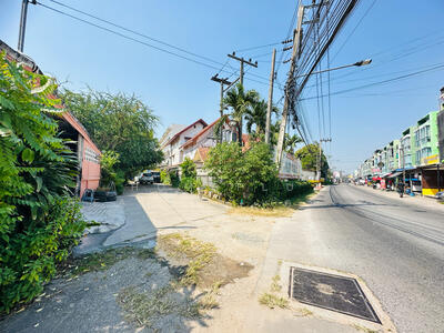 ขาย - ที่ดินซอยพรประภานิมิตร16 อำเภอบางละมุง ชลบุรี เนื้อที่ 145 ตารางวา, ชลบุรี