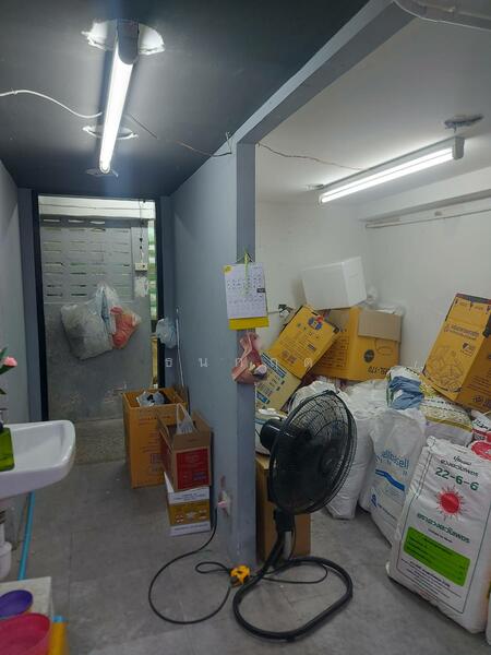 ให้เช่า - ให้เช่าตึกอาคารพาณิชย์ 4 ชั้น ทำเลทอง **หน้าตลาดพรานนก ใกล้ MRT ไฟฉาย ติดถนนใหญ่ ย่านบางกอกน้อย, กรุงเทพ