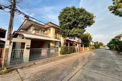 ขาย - Preecha Romklao : ปรีชา ร่มเกล้า, กรุงเทพ