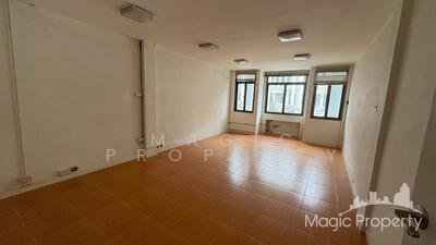 ขาย - ขาย โฮมออฟฟิศ บนถนนเอกมัย, กรุงเทพ