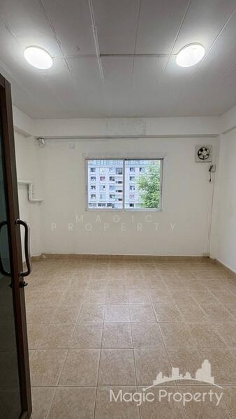 ขาย - ขาย โฮมออฟฟิศ บนถนนเอกมัย, กรุงเทพ