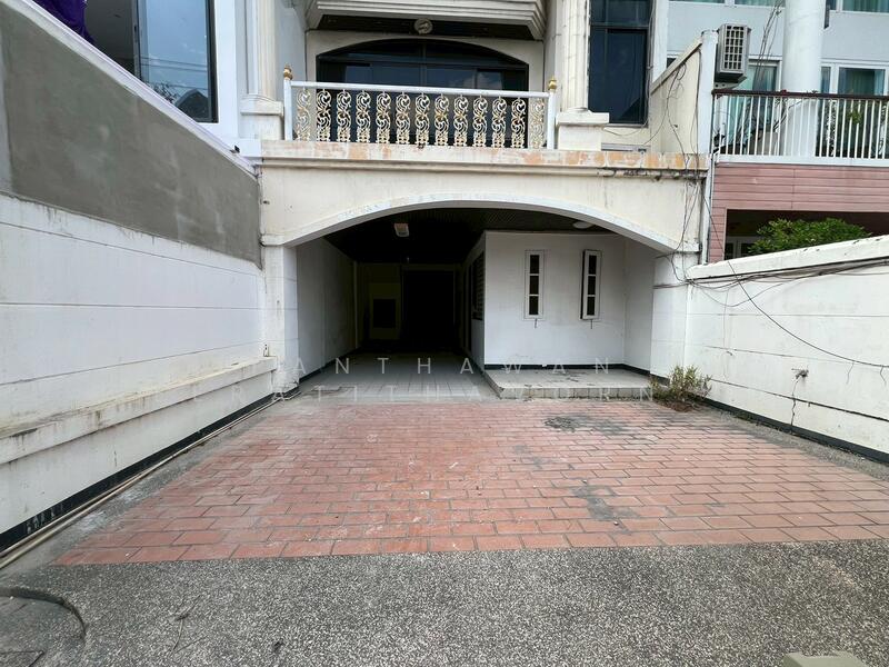 For Sale - บ้านทาวน์โฮม 4 ชั้น อารีย์สัมพันธ์, Bangkok