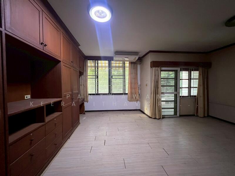 For Sale - บ้านทาวน์โฮม 4 ชั้น อารีย์สัมพันธ์, Bangkok