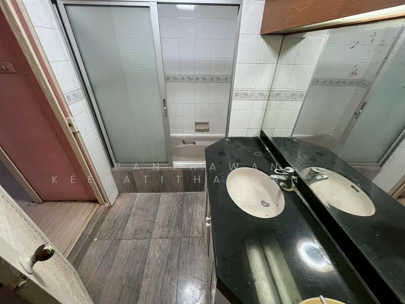 For Sale - บ้านทาวน์โฮม 4 ชั้น อารีย์สัมพันธ์, Bangkok