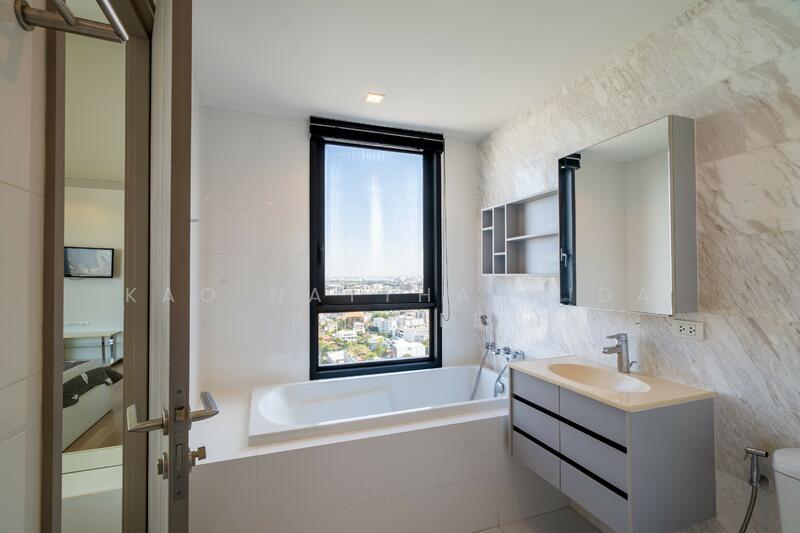 ขาย - HQ Thonglor by Sansiri : เฮชคิว บาย แสนสิริ, กรุงเทพ