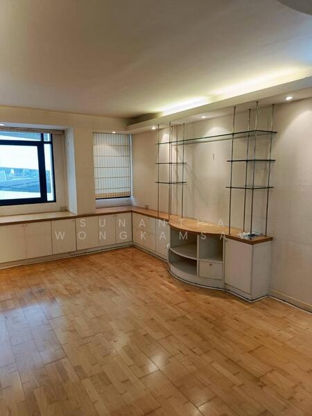 ขาย - Pipat Place : พิพัฒน์ เพลส คอนโดมิเนียม, กรุงเทพ