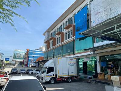 ขาย - ตึกสำนักงาน 4 ชั้น 29.7 ตร.ว. ติดถนนใหญ่รามคำแหง ระหว่างซอยรามคำแหง162 และซอยรามคำแหง164, กรุงเทพ