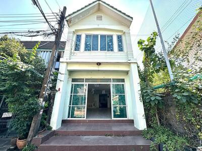 ขาย - Moobaan Sena Villa 84 : หมู่บ้าน เสนาวิลล่า 84, กรุงเทพ